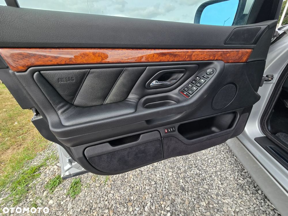 BMW Seria 7 - 18