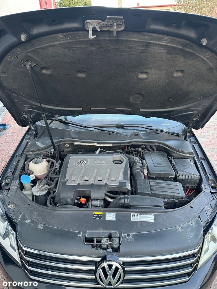 Volkswagen Passat 2.0 TDI Highline DSG - 28