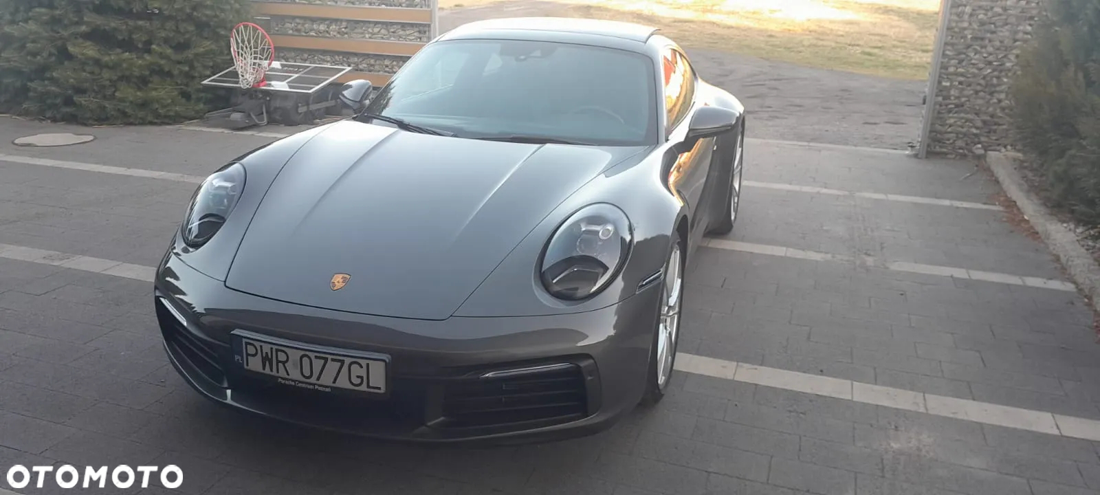 Porsche 911 Carrera 4 - 8