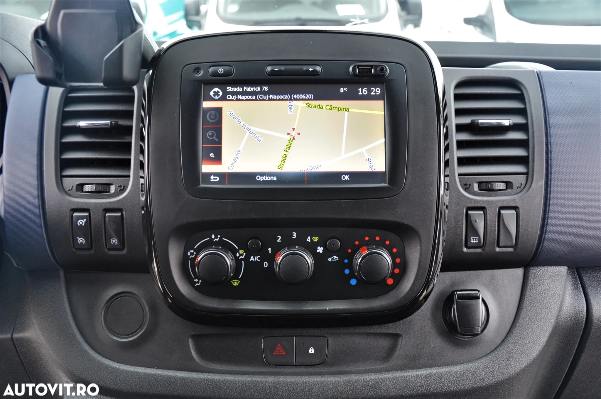 Opel Vivaro Furgon Maxi - 18