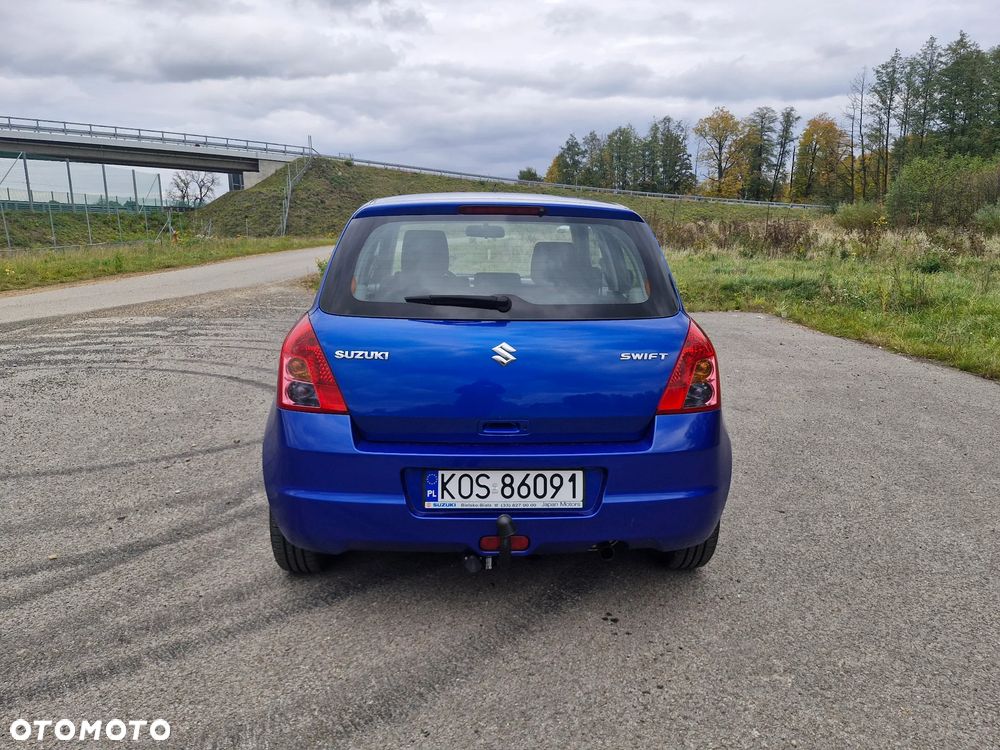 Suzuki Swift - 4