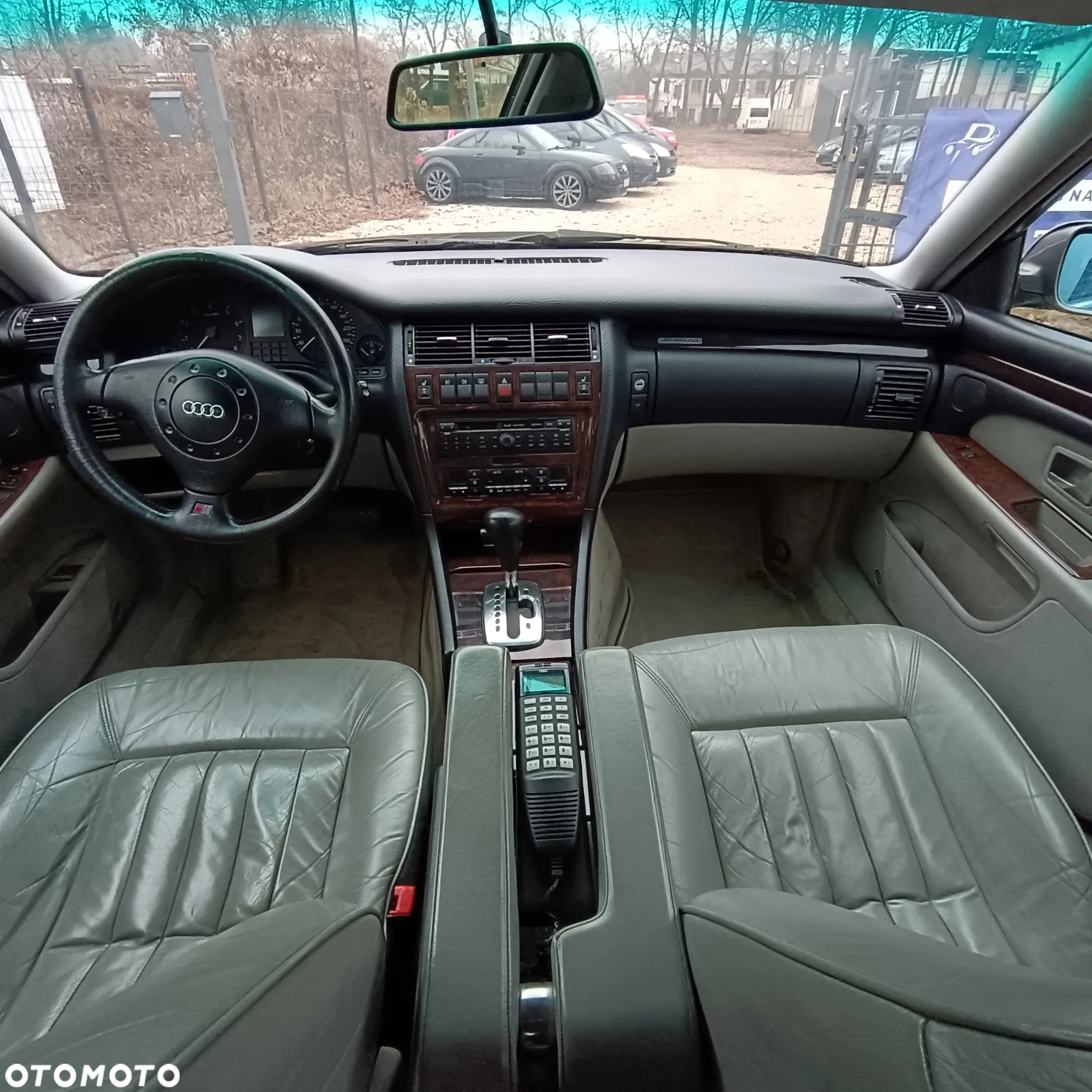 Audi A8 - 12