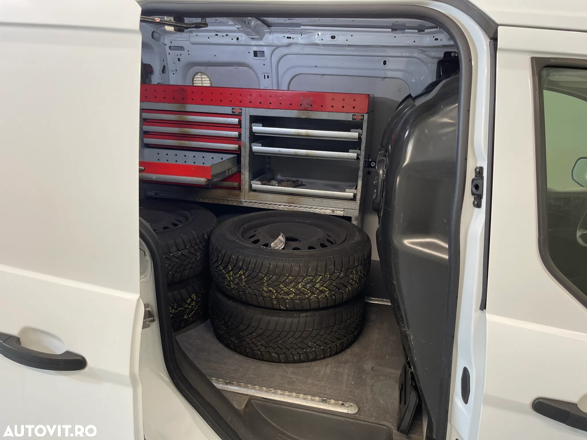 Ford Transit Connect - 10