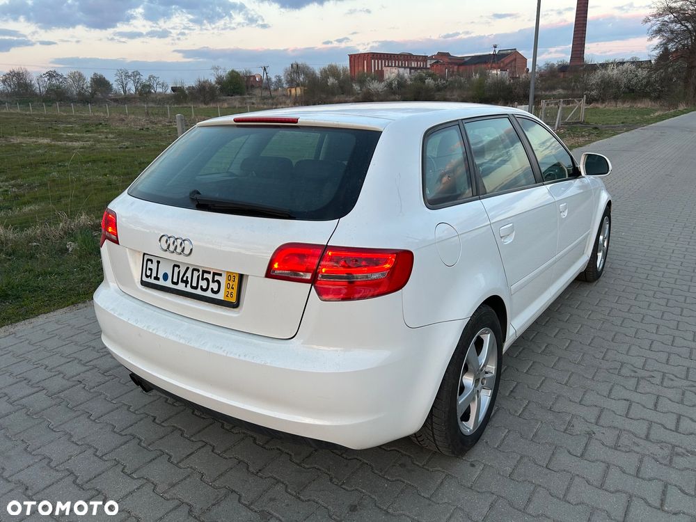 Audi A3 Sportback 2.0 TDI DPF Attraction - 11