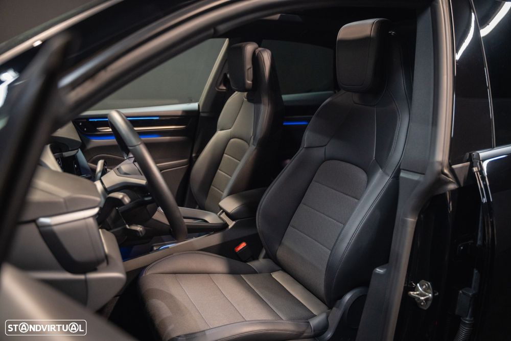 Porsche Macan Electric - 15