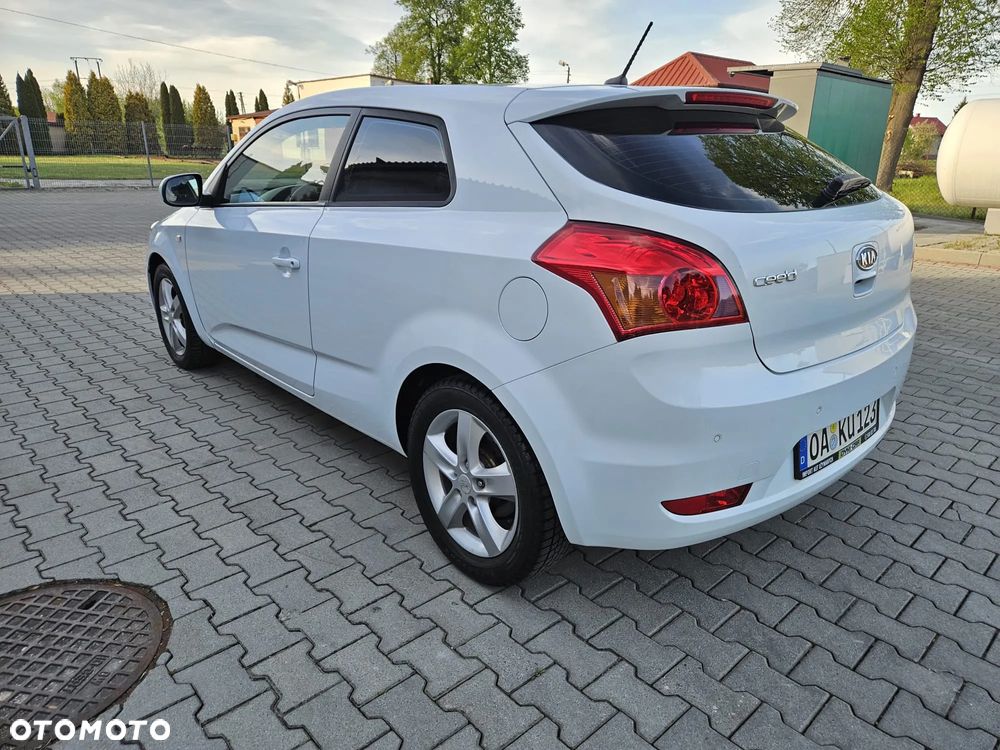 Kia ProCeed 1.4 CVVT Dream-Team Edition - 11