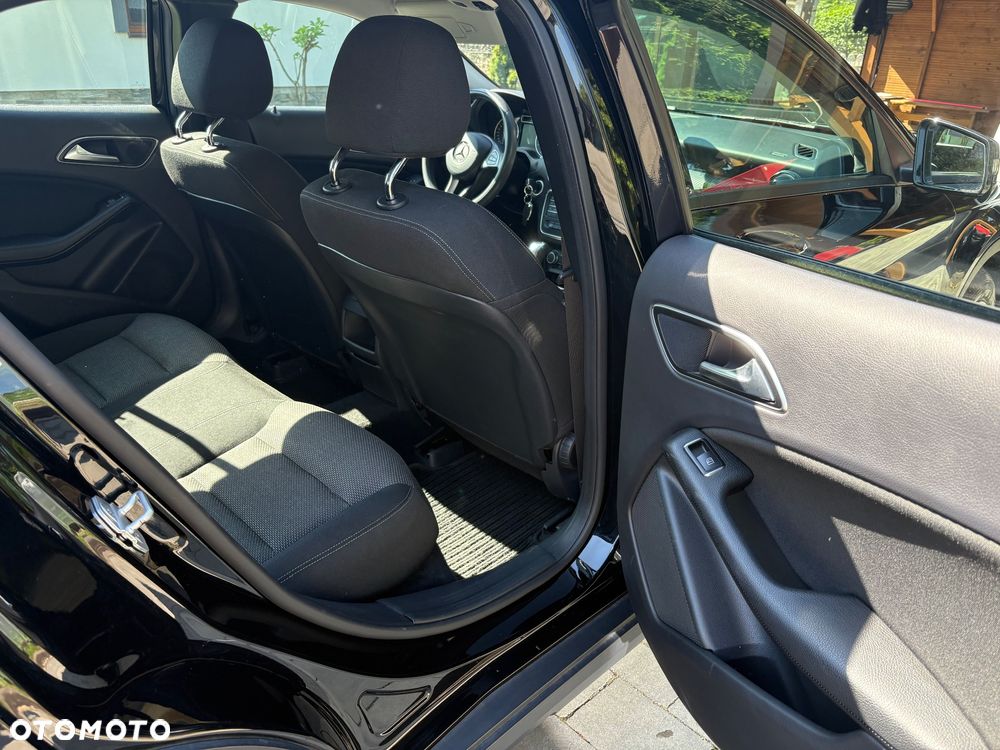 Mercedes-Benz GLA - 10