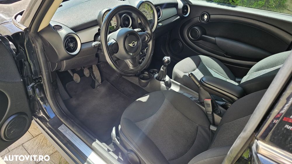 Mini Cooper Coupe - 12