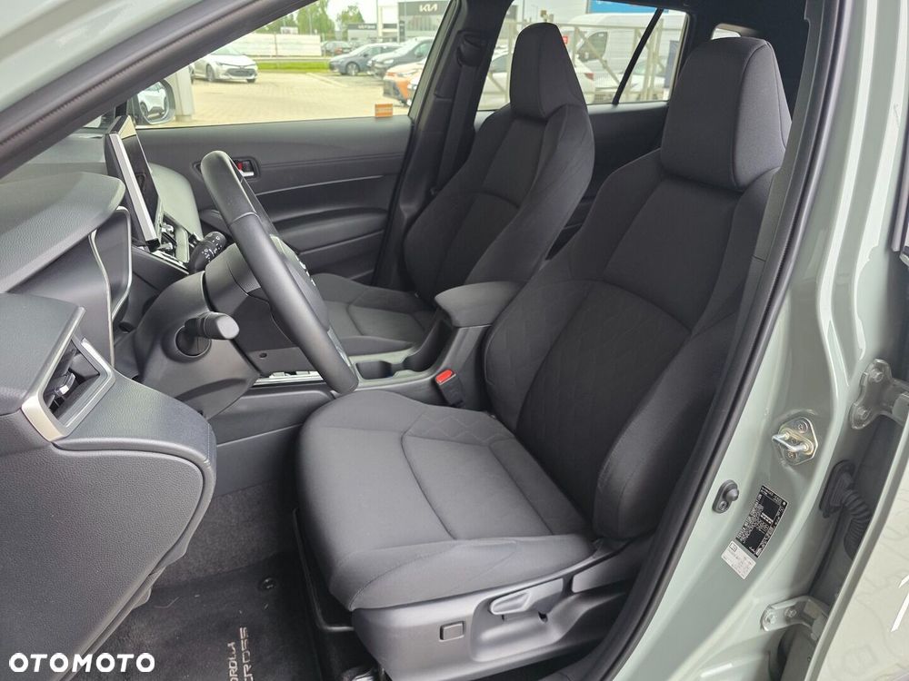 Toyota Corolla Cross - 18