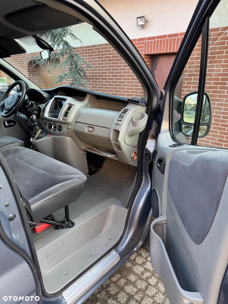 Renault Trafic Grand Passenger Black Edition - 7