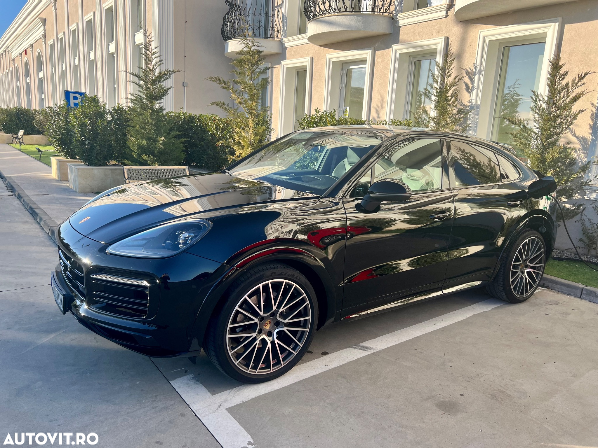 Porsche Cayenne Coupe ver-e--hybrid-tiptronic-s-platinum-edition - 8