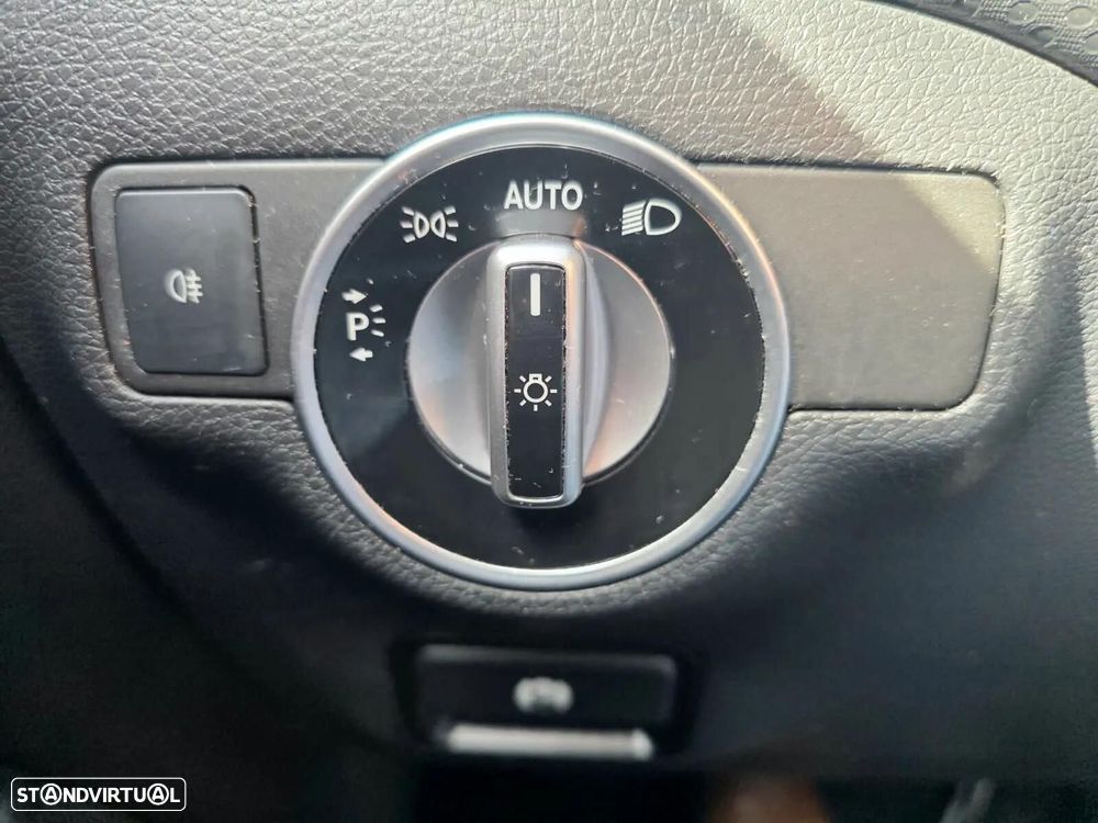 Mercedes-Benz A 180 d Urban - 23
