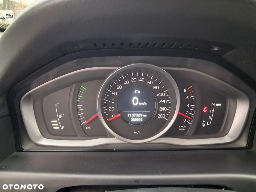 Volvo V70 T5 Geartronic Summum - 12