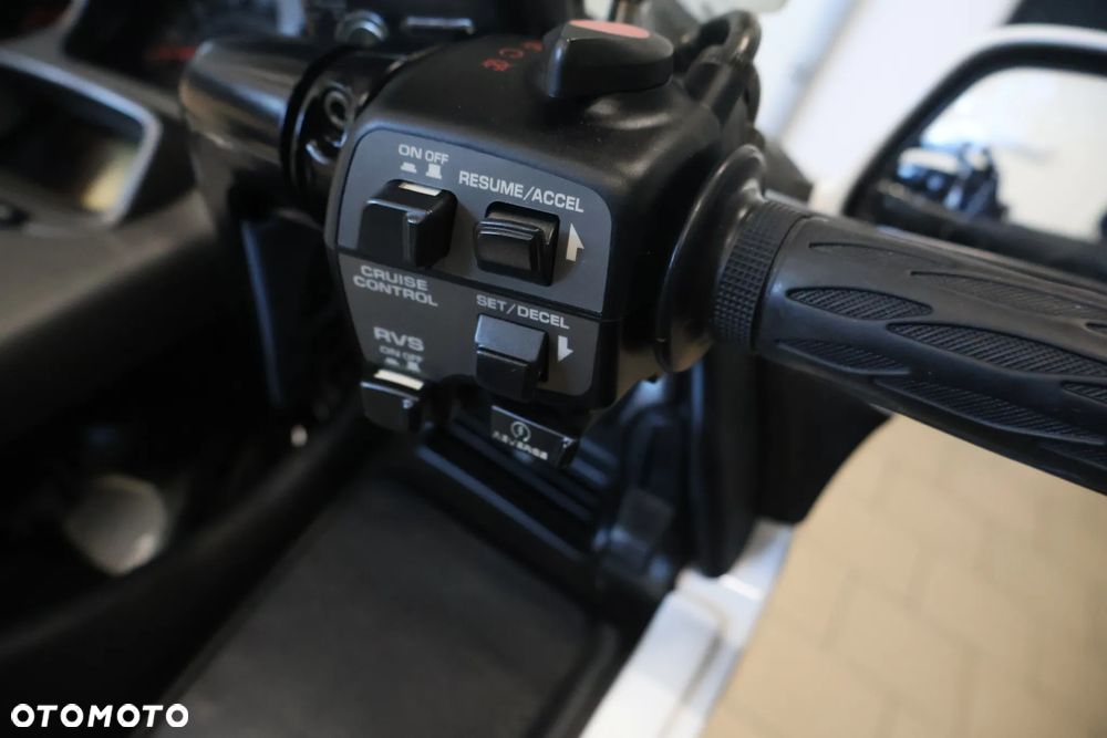 Honda GL - 25