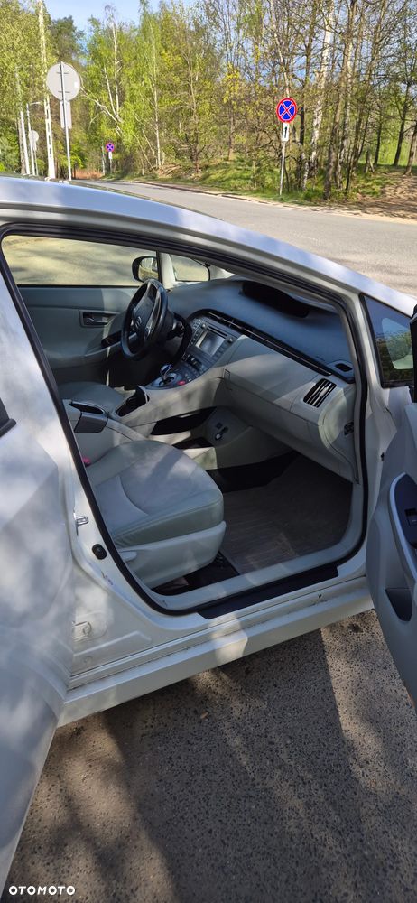 Toyota Prius 1.8 HSD Premium - 3
