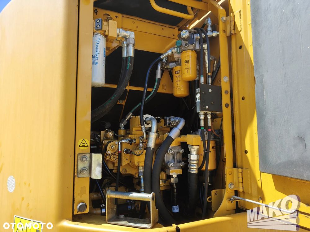 Caterpillar 328D - 25