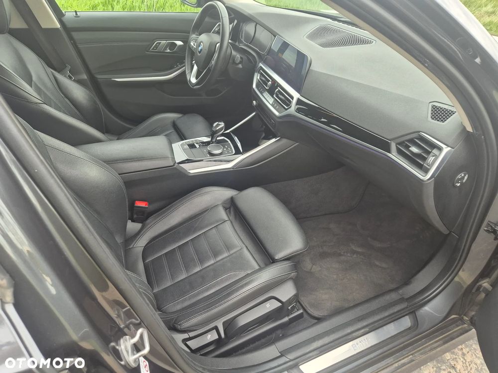 BMW Seria 3 320d Efficient Dynamics Advantage sport - 10