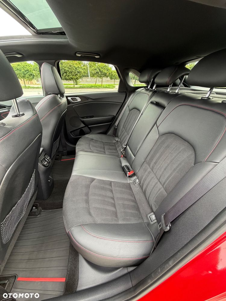 Kia Ceed - 15