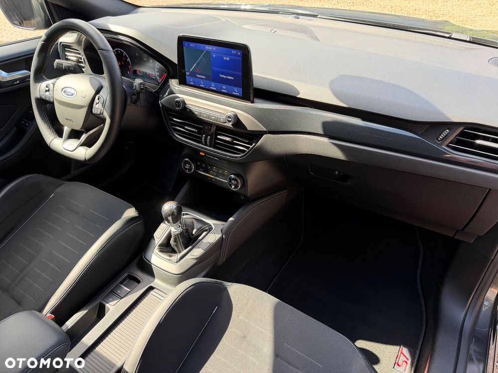 Ford Focus 2.3 EcoBoost S&S ST - 37