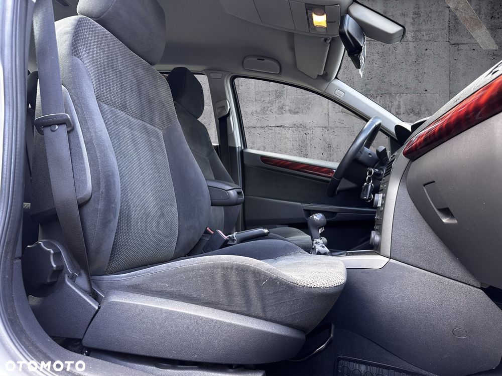Opel Astra 1.6 Cosmo - 9