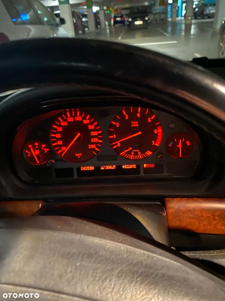 BMW Seria 7 735i - 2