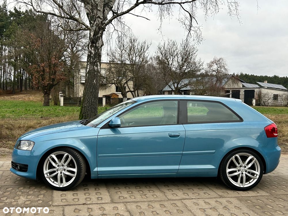 Audi A3 3-drzwiowe 1.6 Attraction - 10