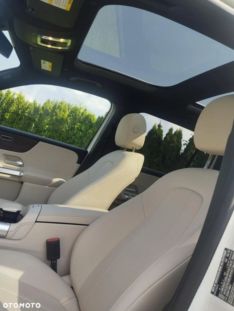 Mercedes-Benz GLB 250 4-Matic 8G-DCT - 6