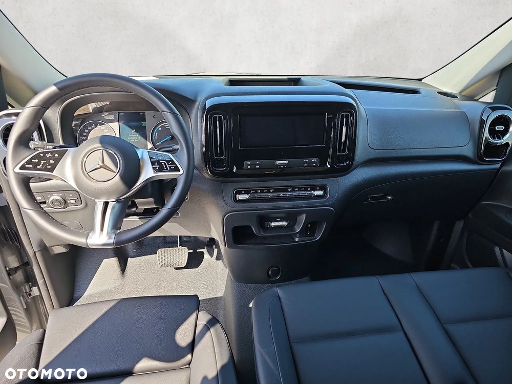 Mercedes-Benz eVITO 129 Tourer PRO długi (Brygadówka 6-osobowa) - 13