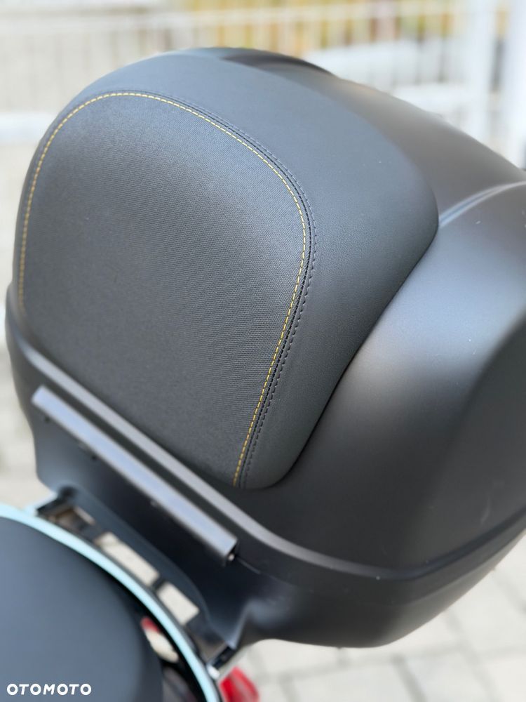 Vespa GTS - 8