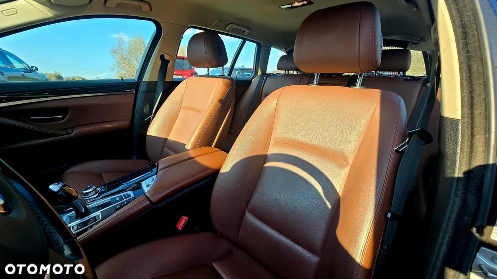 BMW Seria 5 520d xDrive - 10
