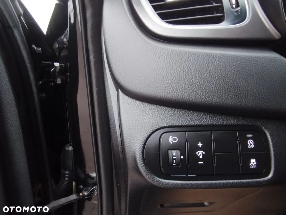 Kia Carens 1.6 GDI XL 7os EU6 - 10