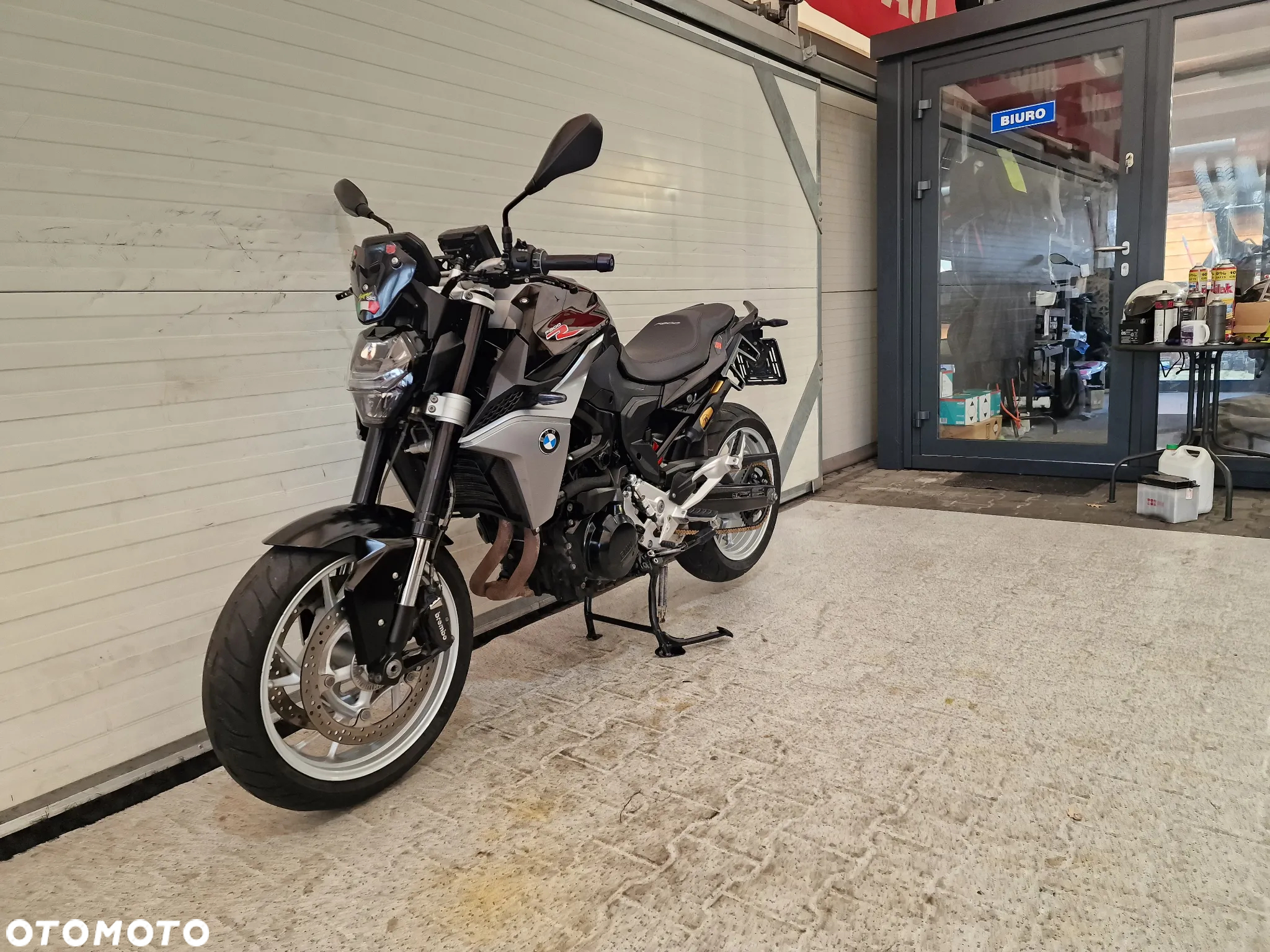 BMW F - 2