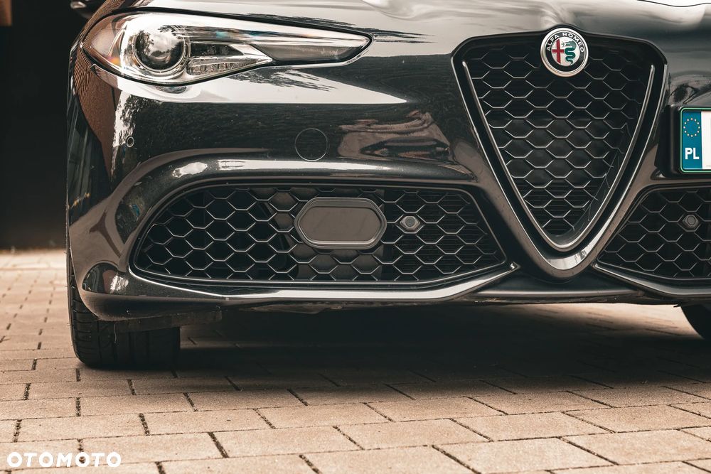 Alfa Romeo Giulia - 5
