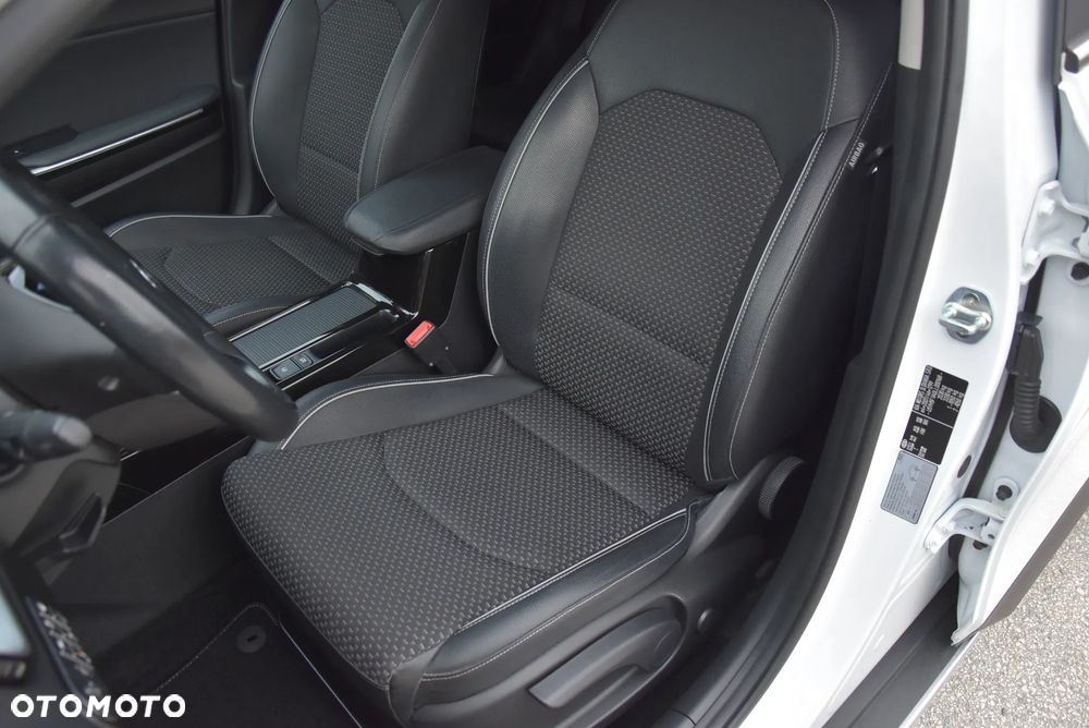 Kia XCeed 1.6 GDI DCT6 OPF PLATINUM - 25