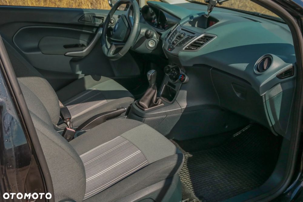 Ford Fiesta - 22