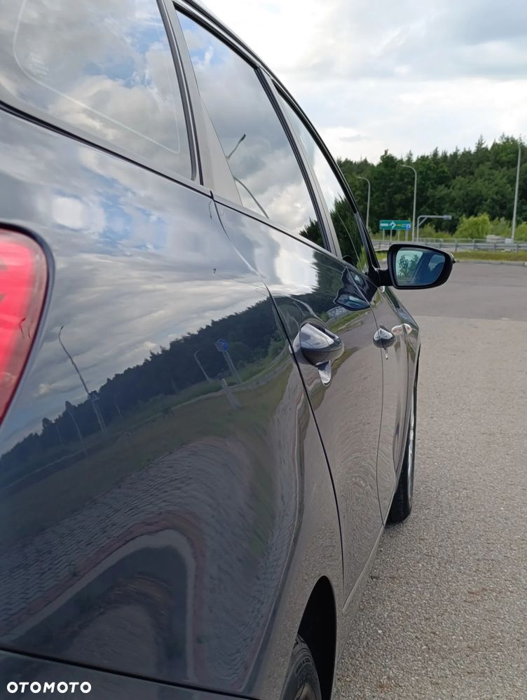 Kia Ceed 1.6 GDI Dream Team Edition - 16
