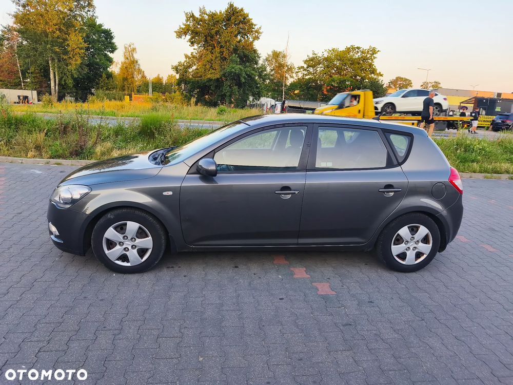 Kia Ceed 1.4 Comfort + - 2