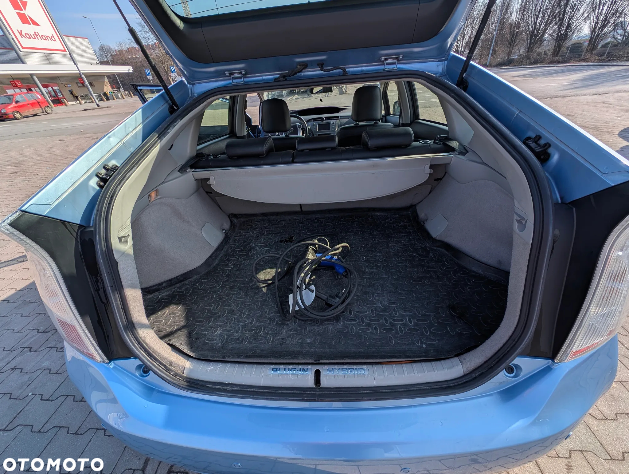Toyota Prius Plug-in 1.8 HSD Prestige - 8