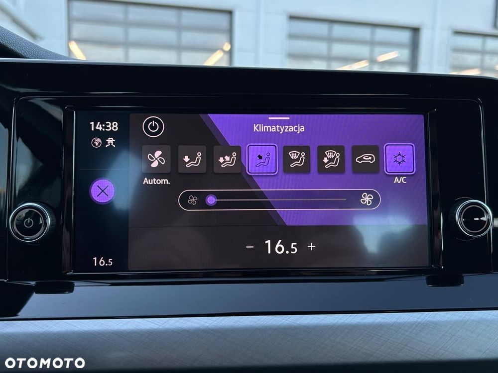 Volkswagen Golf 1.5 TSI EVO Life - 30