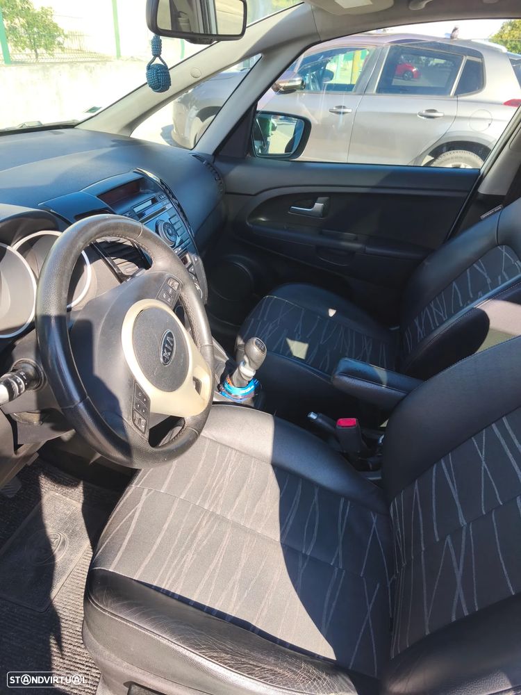 Kia Venga 1.4 CRDi TX ISG - 11
