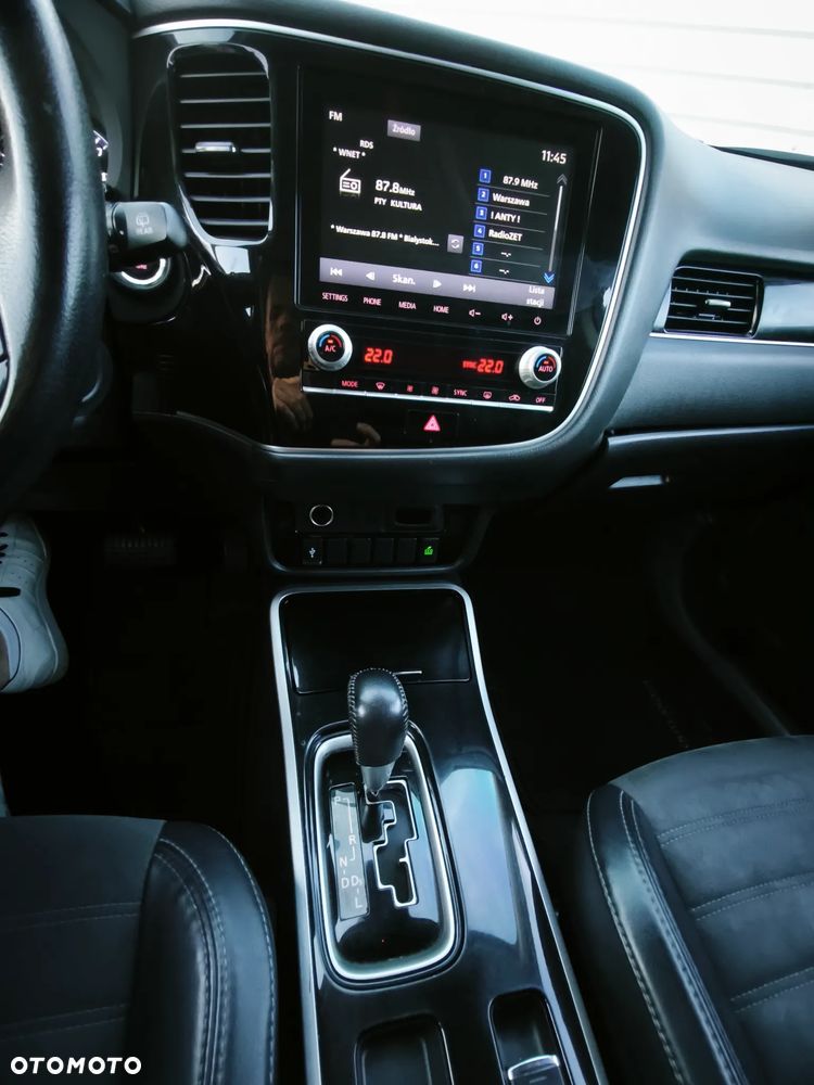 Mitsubishi Outlander - 23