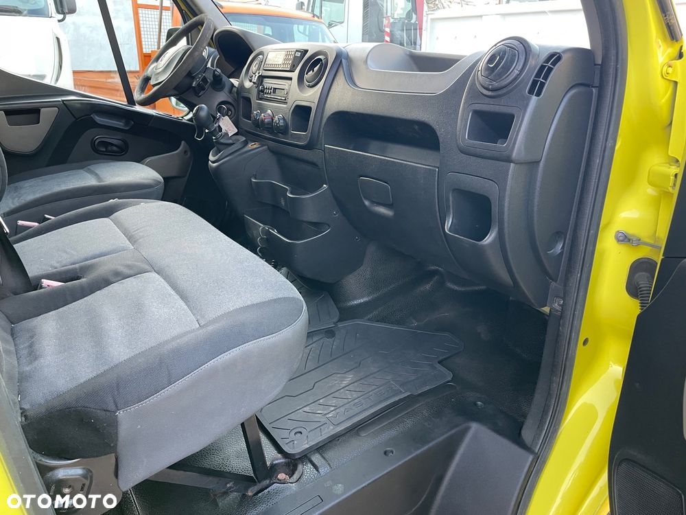 Renault Master wywrotka 7 osobowa - 25