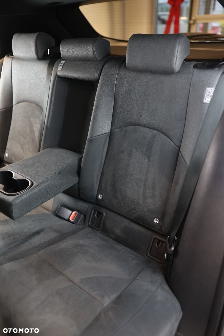 Lexus UX - 33