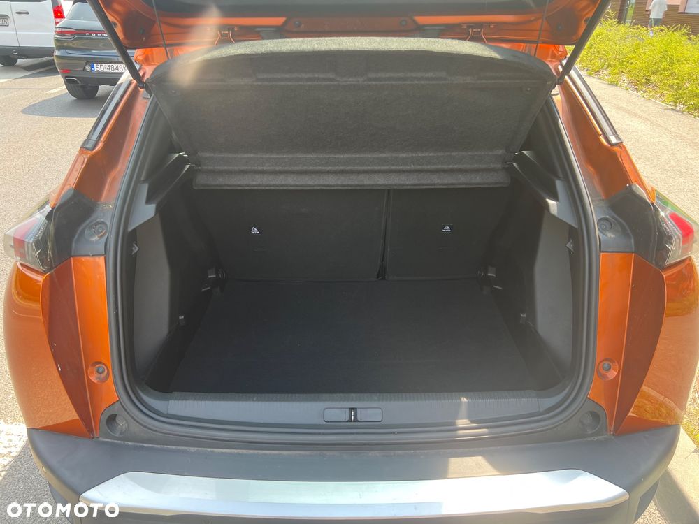 Peugeot 2008 50kWh Allure - 21
