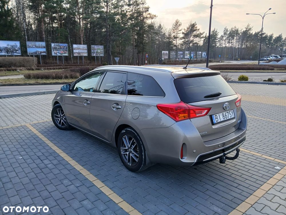 Toyota Auris 1.4 D-4D Premium - 8
