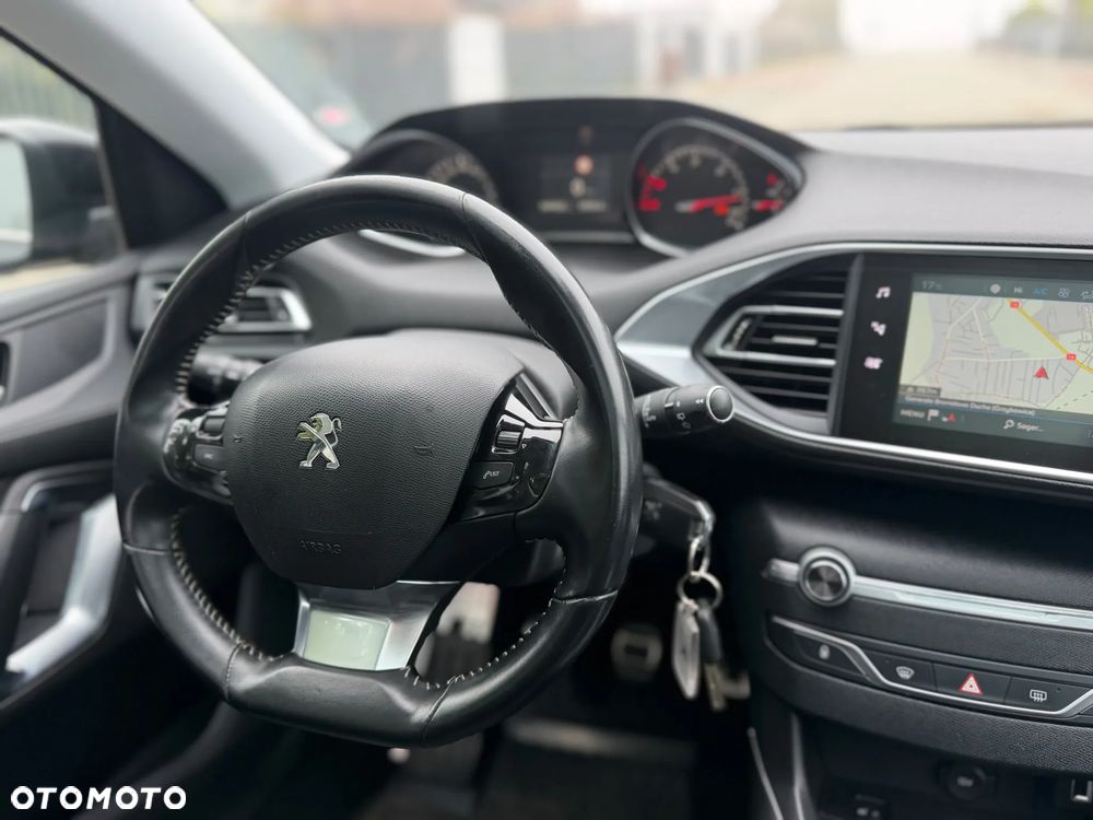 Peugeot 308 1.5 BlueHDi Allure S&S - 22