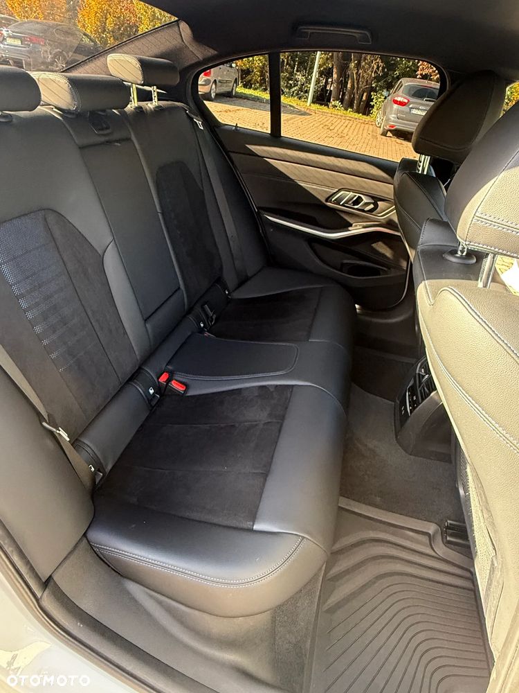 BMW Seria 3 320d xDrive M Sport sport - 20