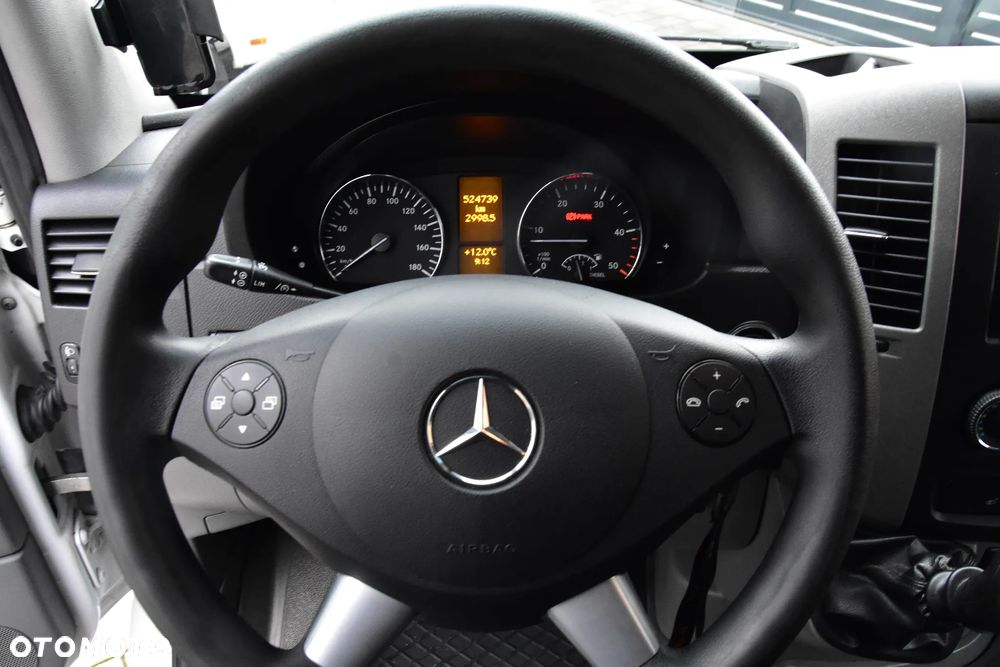 Mercedes-Benz Sprinter - 11
