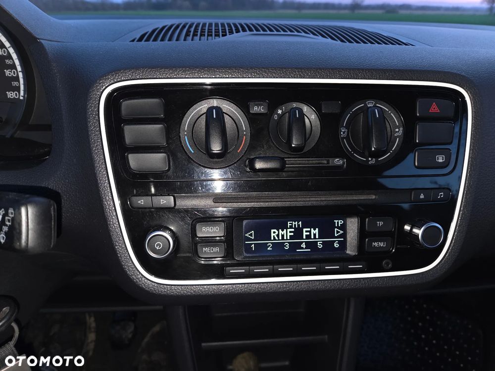 Volkswagen up! 1.0 take CityLine - 17