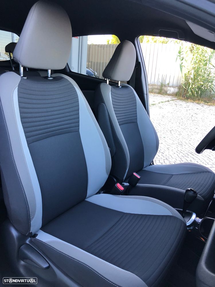 Toyota Yaris 1.5 HSD Comfort - 23